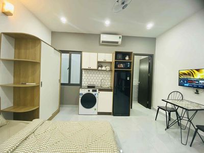 Studio apartment is full of furniture, private laundry, quiet solely near Chan