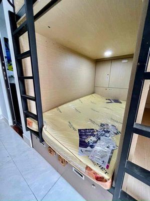 Bình Thạnh is 6 box Nam, a woman who hired Sleep box in front of her
