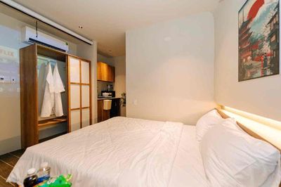 Superscopics are 100% -- only four rooms left.