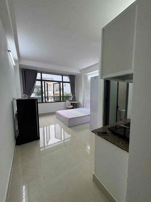 A window studio to full beautiful interior