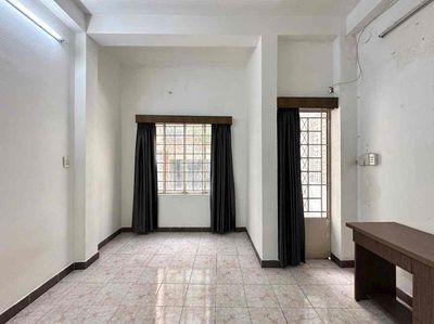 Yeah. The Huỳnh Văn Bánh alley-- 3 bedrooms -- nice house-- 16.5 million a month.