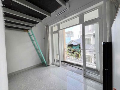 Algren full balcony yard close to New America's Market, District 7