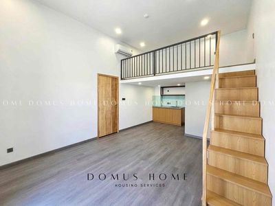 1 M8 full interior with cool balcony