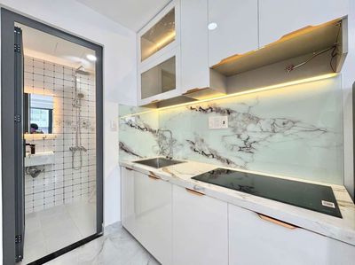 Studios split the Private Washing Department near Tan Son Nhut
