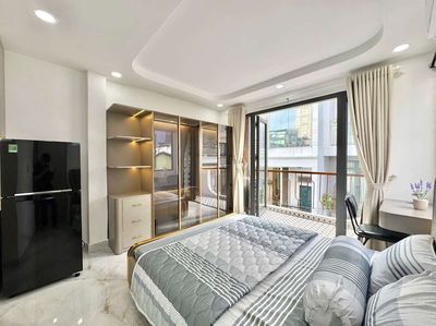 Studios split the Private Washing Department near Tan Son Nhut