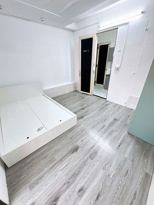 A wide-spoiled tycol bedroom.