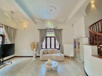 To rent the Nguyễn Ư Dĩ Specials, Thảo Điền .18 x25 m .2 stories