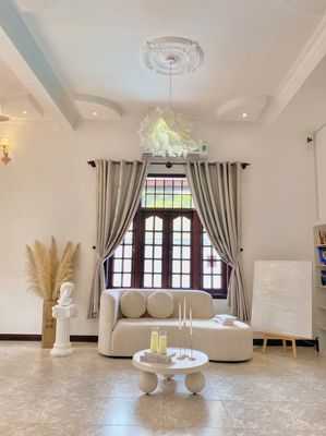 To rent the Nguyễn Ư Dĩ Specials, Thảo Điền .18 x25 m .2 stories