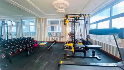 Supertyping Free gym pool house clean-up and replace rap
