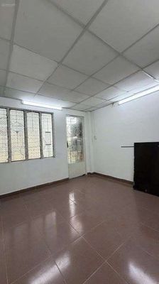 Front of 310th District. Area: 3.5 x10 m