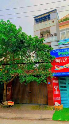 Check out the front room on Hồ Bá Phấn.