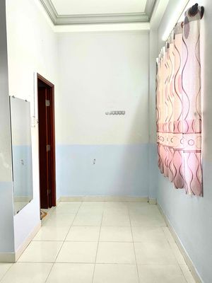 Rent room on Lê Trực.
