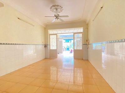 4 x18 meters.1 floors. 8 meters Thoại Ngọc Hầu.gem:12 million