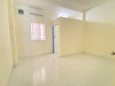 4 x18 meters.1 floors. 8 meters Thoại Ngọc Hầu.gem:12 million