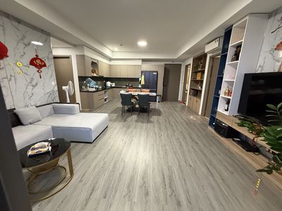 Full interior. Three bedroom corner for only 15 million a month. Hei Xiang saw the house.