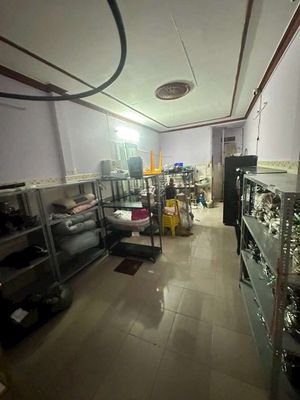 A Trần Thủ Độ 4 x18 M, one floor, two bedrooms, two toilets, 12 million