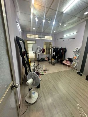 A Trần Thủ Độ 4 x18 M, one floor, two bedrooms, two toilets, 12 million