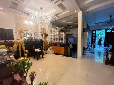 At Tettlan 8th floor bedroom 65 million