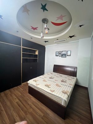 Need to rent apartment number one Tôn Thất Thuyết district four.