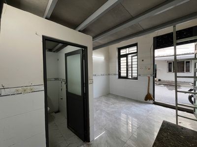 Room kiot front Dương Quảng Hàm.