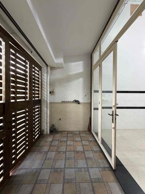 The square root of 1 x 8 meters Lê Đức Thọ, nice house cheap, nice spot.