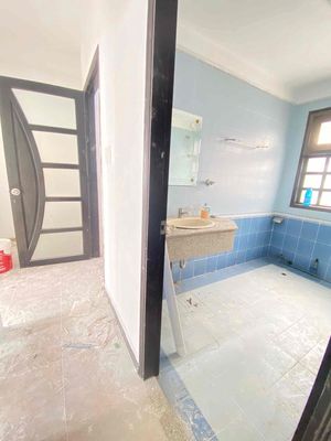 The new one's 100% straight to the bathroom, one bedroom, two bedrooms, the toilet, the interior.