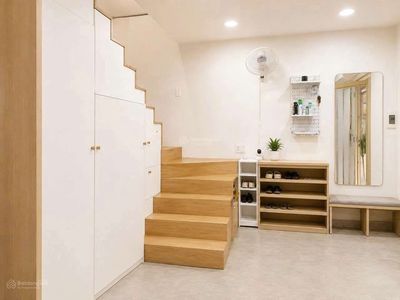15 Đặng Lộ qtb truck alley Area: 7.6 x 5 meters Structure: ground one floor