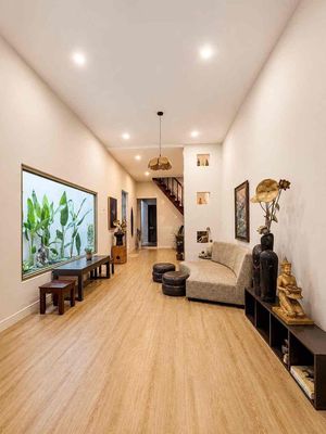 The owner of the County 1st District, 83rd Street, at 12.6 million dollars, the interior of my sister.