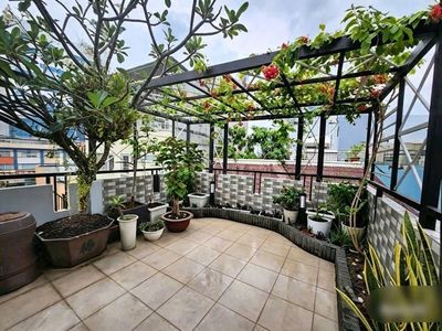 Rent a new five-story house near Lý Thái Tổ Park, nice car lane.