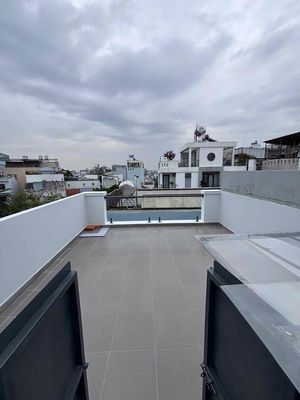 Rent 8 million two bedrooms. Three new toilets built near a four-story west pine market.