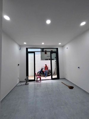 Rent 8 million two bedrooms. Three new toilets built near a four-story west pine market.