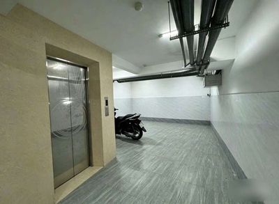 Rent the house 400 meters, car vaults and comfort elevators.