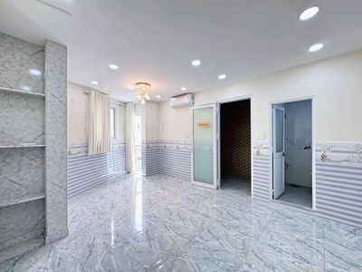 The owner rented the corner of Phan Đình Phùng bedrooms