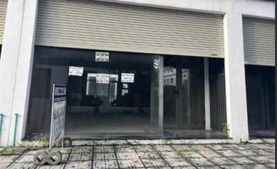 To rent shophouse.