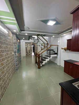Rent 5 bedrooms. Five bathrooms. 1122 Quang Trung.770. 8 Gò Vấp.