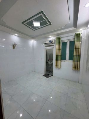 Rent 5 bedrooms. Five bathrooms. 1122 Quang Trung.770. 8 Gò Vấp.