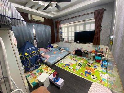 Renting room 35 meters 2 Nguyễn Xí p Bình Thạnh right on the red bridge at 6 million