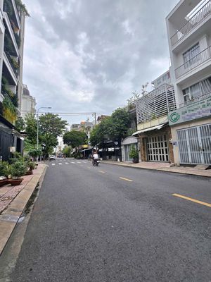Rent the original house of a mtkd Nguyễn Xuân Khoát - area 4 x6-one floor - only 8 million