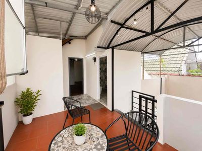 A separate garden apartment, a kitchen bedroom.