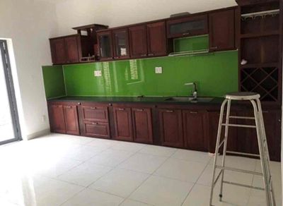 The original is 2 km from Gimalll. 3 large inner bedrooms.