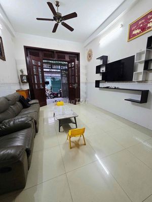 To rent Vườn Lài 4 x 20 MM 3 floors. There's four bedrooms, four toilets.
