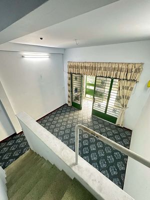 House 4.2*12 ground floor car f8 is extremely cheap