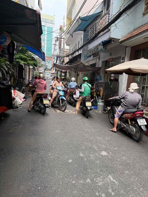 Rent an alley house near Phú Nhuận-Huỳnh Văn Bánh 4 x1 3rd floor bedroom