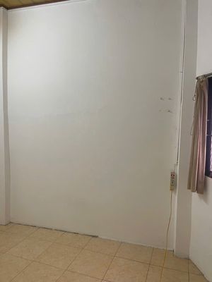 Rent a cheap room in 1st, area 20 square meters.