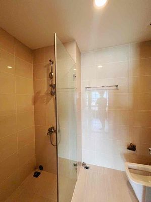 Rent a Golden Mansion apartment. Two bedrooms. Two toilets. 69 meters.