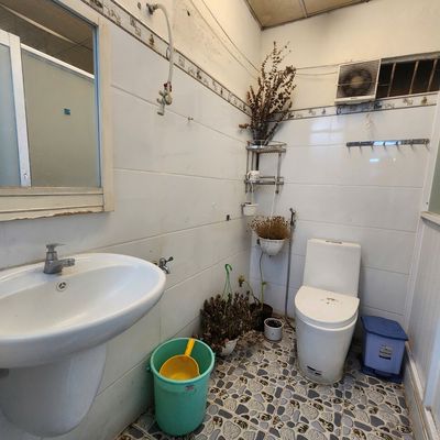 Rent the entire house in front of the 4th floor, 3rd bedroom, 10 million.