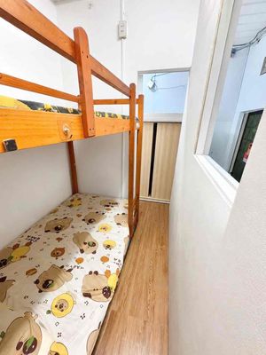 Room 1 2 million and 5 full comfort at the center of the Blue Row.