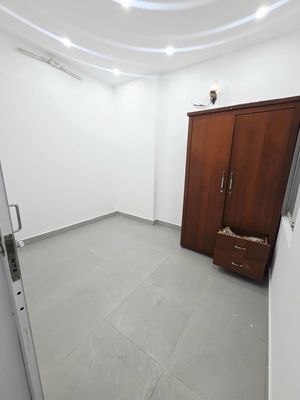 Rent a new channel: 4 x 17 M casts two and a half floors: Three bedrooms, two toilets.