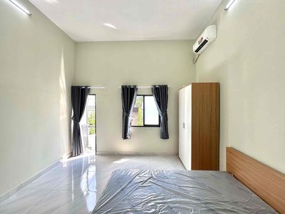 Tell Zhang of the Guardian a pauper's bedroom and a light bedroom, District Five.