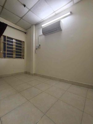District 5: Seven million-two bedrooms - two air conditioning machines.